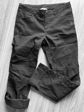 The North Face women Black rull up light waight hicking Pants